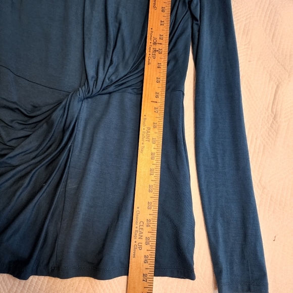 NWT Stitchfix 41 hawthorn Milano twist-front crew neck knit top. - Picture 7 of 8